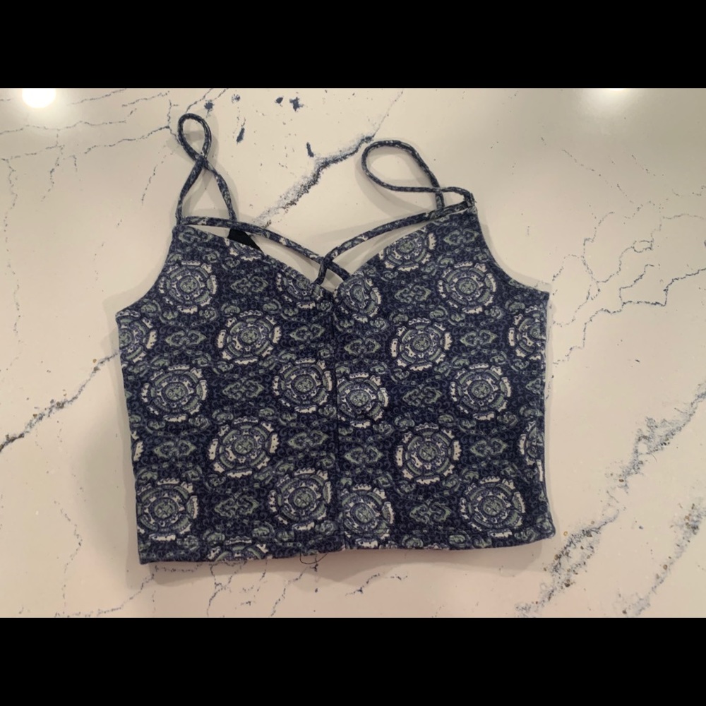 Crop top